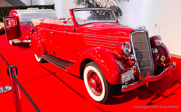 1935 Ford Deluxe Convertible Sedan And Trailer