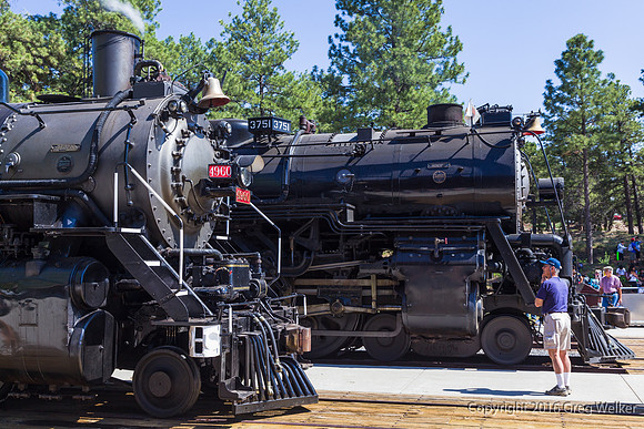 Grand Canyon 4960 And Santa Fe 3751