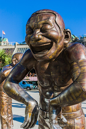 "A-maze-ing Laughter" Sculpture By Yue Minjun In Morton Park