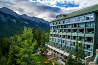 Rimrock Resort & Mount Rundle.