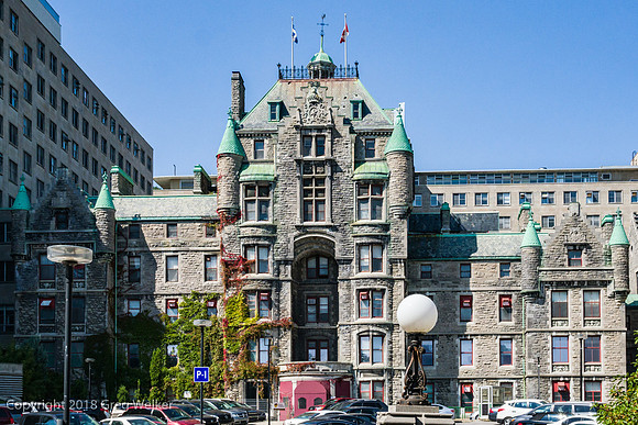 Royal Victoria hospital on Avenue des Pins.